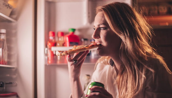 12 Ways to Stop Stress Eating - Tips for Emotional Eating